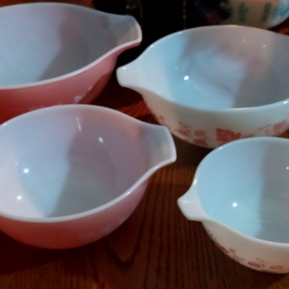 VINTAGE PYREX PINK GOOSEBERRY Mixing Bowl Set of 4. FREE SHIPPING!! - Picture 5 of 12